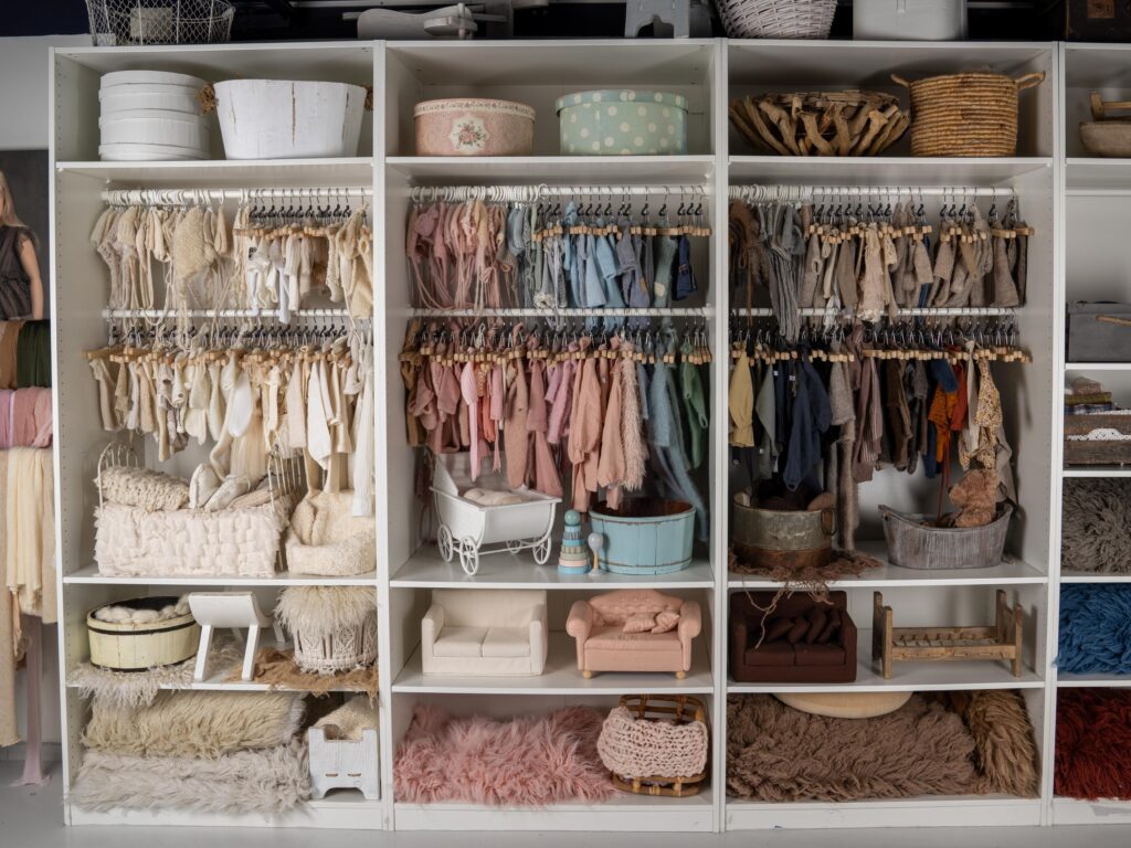 stort utvalg av rekvisitter til nyfødtfotogaraering