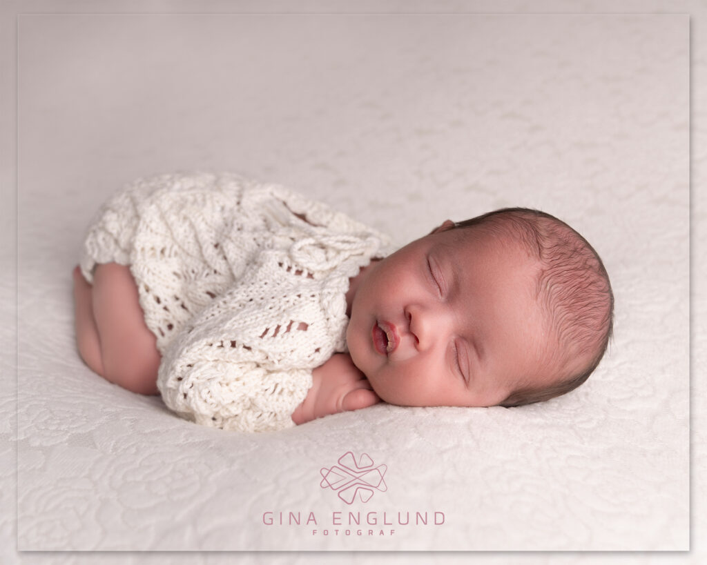 nyfødtfotograf Oslo baby jente studio
