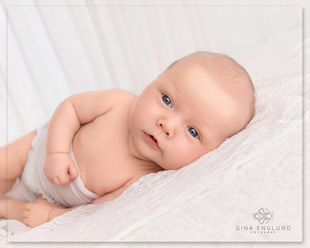 Babyfotografering ved 8 uker – vakre minner selv om nyfødtperioden har passert